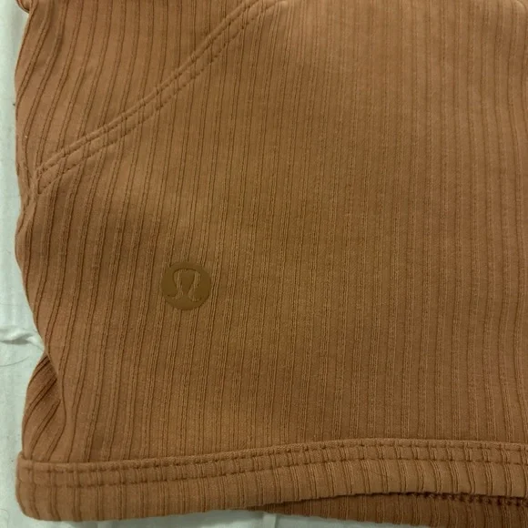 Lulu - Picture 3 of 3